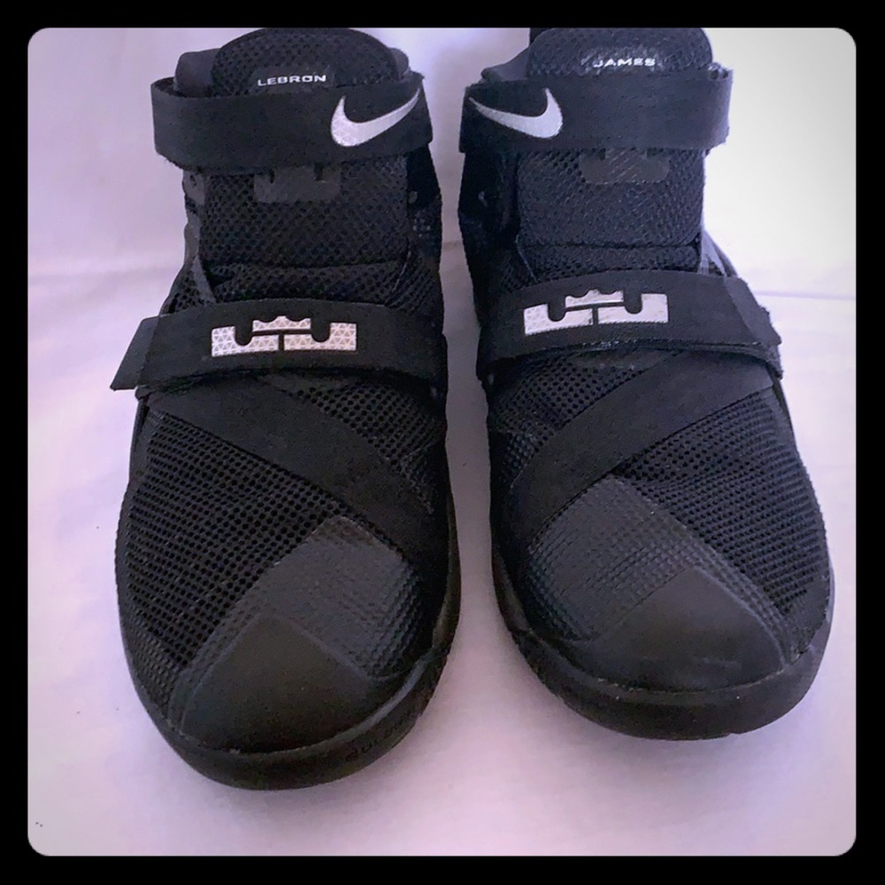 Nike LeBron IX basketball shoes